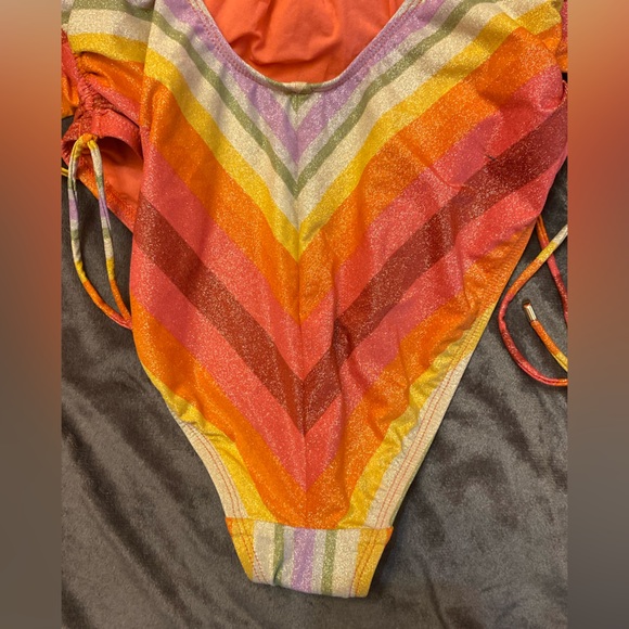 NWT Robin Piccone Greta Keyhole One-Piece size 8 - Picture 10 of 13